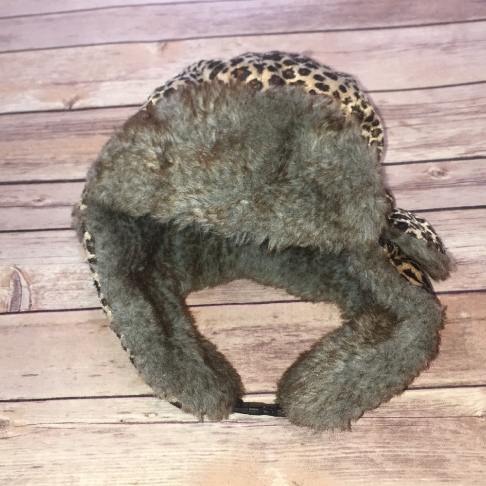 🧨SALE🧨 3/$20 ❄️Animal faux fur trapper hat - Picture 2 of 4